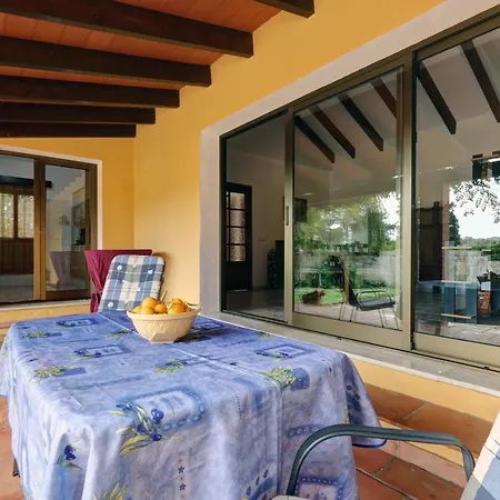 Holiday home Pajaros