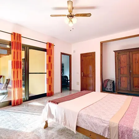 Holiday home Pajaros San Pablo